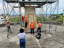Instalan nueva placa del monumento de Sebasti&aacute;n de Belalc&aacute;zar 
