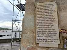 Instalan nueva placa del monumento de Sebasti&aacute;n de Belalc&aacute;zar 