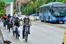 Segundo &lsquo;d&iacute;a sin carro y sin moto&rsquo; inici&oacute; con ciclopaseo desde el parque de Las Banderas hasta la Plazoleta Jairo Varela