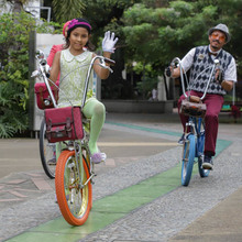 Conozca a la familia cale&ntilde;a que promueve el uso de la bicicleta y los valores de la cale&ntilde;idad