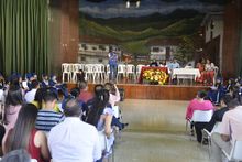En ceremonia de graduaci&oacute;n de grado 5, ni&ntilde;os y ni&ntilde;as recibieron su cartilla La Paz es mi Cuento