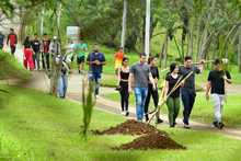 Estudiantes del ICESI y Antonio Jos&eacute; Camacho celebraron sus &eacute;xitos y la amistad en el coraz&oacute;n de Pance
