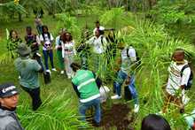 Estudiantes del ICESI y Antonio Jos&eacute; Camacho celebraron sus &eacute;xitos y la amistad en el coraz&oacute;n de Pance