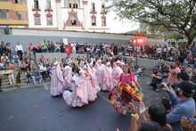 Con teatro musical, cantos, danzas urbanas y folcl&oacute;ricas se cerr&oacute; el IPC al Bulevar 2022