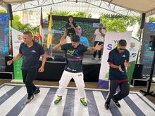  Funcionarios p&uacute;blicos pedalean por Cali. Campa&ntilde;a &lsquo;Voy en Bici&rsquo;