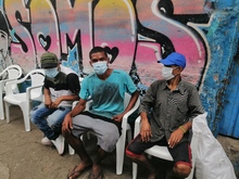 M&aacute;s all&aacute; del and&eacute;n, la historia no escuchada