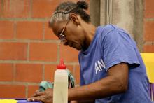Madres cabeza de familia, las artesanas del Alumbrado Navide&ntilde;o