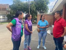 Personas en situaci&oacute;n de calle, felices de celebrar sus cumplea&ntilde;os