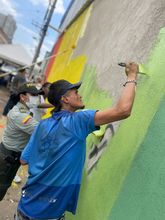 Una esquina gris transformada en vida
