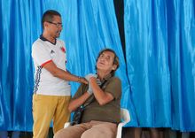 Personas en situaci&oacute;n de calle protagonizan obra teatral
