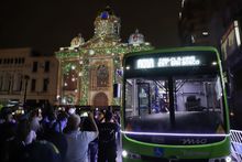 Un show tecnol&oacute;gico ilumina la Plaza de Caycedo