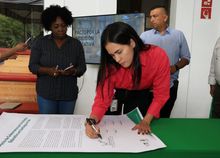 La educaci&oacute;n es el camino. Se firma pacto por la inclusi&oacute;n educativa en Cali