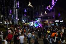 El centro de la capital vallecaucana  se llena de luz y alegr&iacute;a con el alumbrado navide&ntilde;o. 