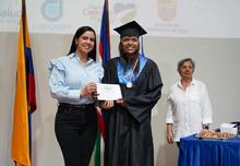 El amor de su familia la impuls&oacute; para lograr la meta m&aacute;s importante de su vida: certificarse como t&eacute;cnica auxiliar en salud oral