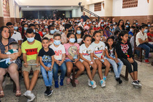 Navidad, sonrisas y cale&ntilde;idad para la ni&ntilde;ez del Barrio Breta&ntilde;a