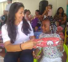 Celebraci&oacute;n navide&ntilde;a para madres y ni&ntilde;os del Distrito de Cali