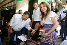 300 t&iacute;tulos de vivienda entregados en Cali