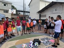 Ni&ntilde;os y ni&ntilde;as de la comuna 20 pasan su tiempo libre lejos de la violencia, gracias al arte y el deporte