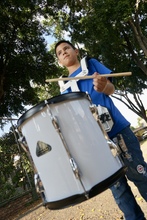 Banda m&uacute;sico marcial del Barrio Berl&iacute;n recibe sus insumos musicales