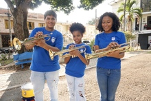 Banda m&uacute;sico marcial del Barrio Berl&iacute;n recibe sus insumos musicales