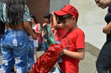 La campa&ntilde;a &ldquo;Un juguete, una sonrisa&rdquo; entreg&oacute; 600 regalos a la ni&ntilde;ez del &aacute;rea de renovaci&oacute;n urbana.