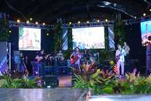 El Teatro al Aire Libre Los Cristales tambi&eacute;n vive el ambiente de Feria