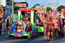 Francia M&aacute;rquez no se perdi&oacute; el desfile del Cali Viejo