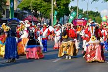 Francia M&aacute;rquez no se perdi&oacute; el desfile del Cali Viejo