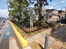 Dagma entrega varios separadores verdes a la ciudad