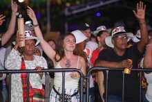 &ldquo;Pa&rsquo; gozar hasta ma&ntilde;ana&rdquo;: cale&ntilde;os clamaron esta frase en el cierre de la Gran Verbena del Oriente