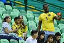 Familias acompa&ntilde;an a sus talentos del f&uacute;tbol en el Suramericano Sub 20