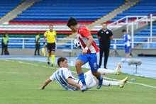 Paraguay venci&oacute; 2-1 a Argentina y pas&oacute; a encabezar el Grupo A del Suramericano Sub 20