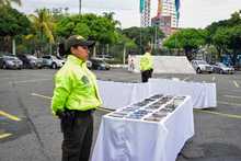 En contundentes operativos las autoridades de Cali recuperaron 700 celulares y 7 motocicletas robadas 