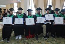 Primer grupo de graduados 2023 del programa Todas y Todos a Estudiar