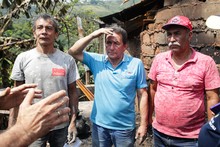 Alcaldía de Cali entregó ayudas humanitarias a familias afectadas por incendio en Los Chorros