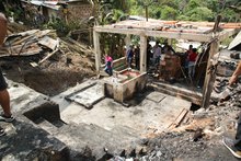 Alcaldía de Cali entregó ayudas humanitarias a familias afectadas por incendio en Los Chorros