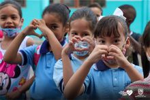 Ni&ntilde;as y ni&ntilde;os regresan con emoci&oacute;n a las aulas de su colegio
