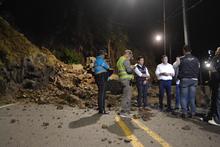 V&iacute;a al mar permanece cerrada a la altura de la "vuelta del cerezo"