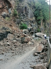 Inician labores del INV&Iacute;AS en derrumbe de la v&iacute;a al mar