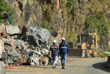 Las rocas ca&iacute;das cerca de la curva del Cerezo ser&iacute;an retirados en su totalidad 
