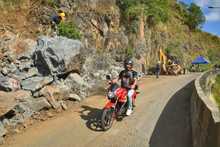Las rocas ca&iacute;das cerca de la curva del Cerezo ser&iacute;an retirados en su totalidad 