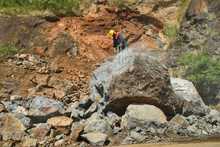 Las rocas ca&iacute;das cerca de la curva del Cerezo ser&iacute;an retirados en su totalidad 