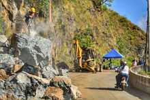 Las rocas ca&iacute;das cerca de la curva del Cerezo ser&iacute;an retirados en su totalidad 