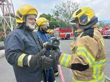 Bomberos por un D&iacute;a: periodistas vistieron trajes de los &ldquo;h&eacute;roes sin capa&rdquo;