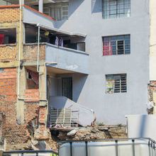 Suspenden obra tras colapso de estructura en el barrio Juanamb&uacute; 