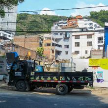 Suspenden obra tras colapso de estructura en el barrio Juanamb&uacute;