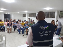 En la comuna 8 se socializaron retos y posibilidades en materia educativa