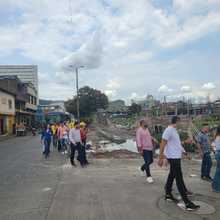 Funcionarios de la EDRU recorren el centro, revisando planes de mejora y retroalimentaci&oacute;n para el territorio. 