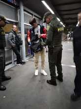 Para evitar que el delito viaje, Polic&iacute;a madrug&oacute; a subirse al MIO 