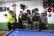 M&aacute;s de 90 veh&iacute;culos inmovilizados y varias armas incautadas en el oriente de Cali durante operativos del &acute;Plan Ne&oacute;n&acute;